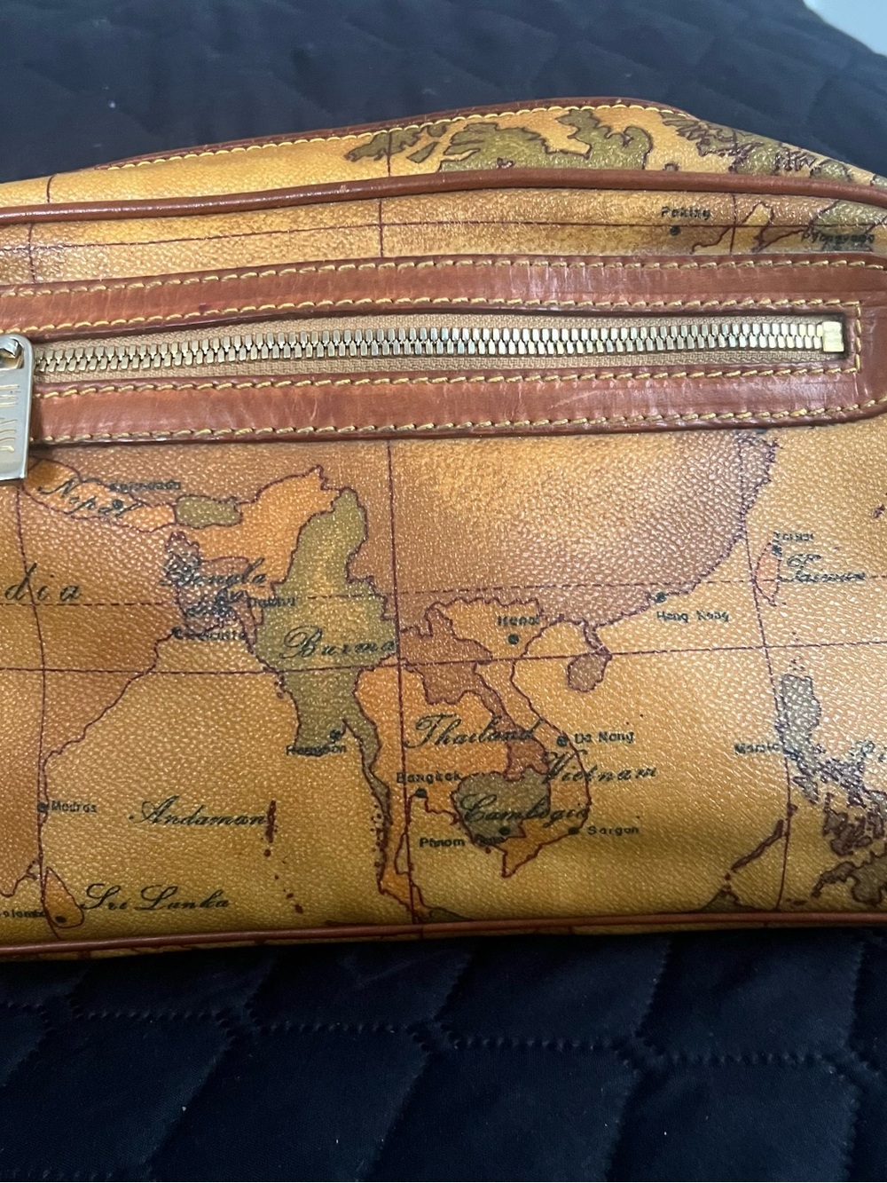 Alviero Martini Leather Cosmetic / Dopp Bag